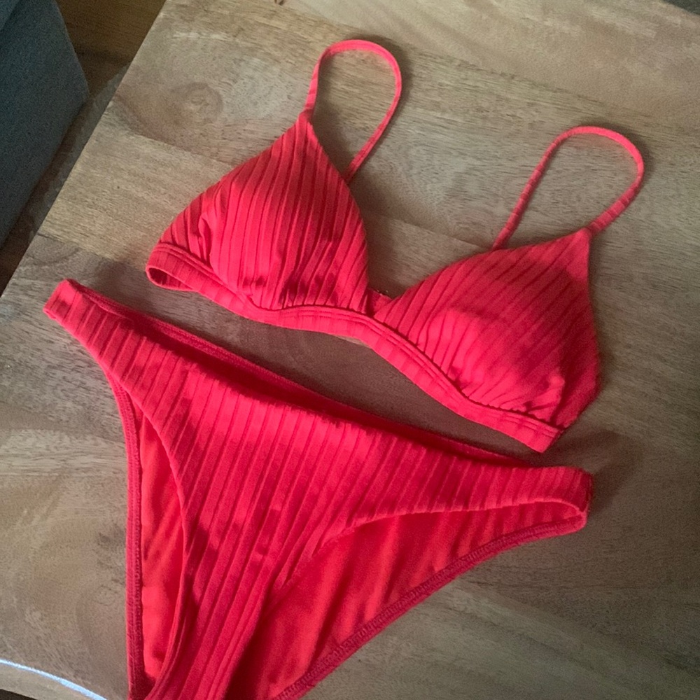 Billabong 2-piece swimsuit